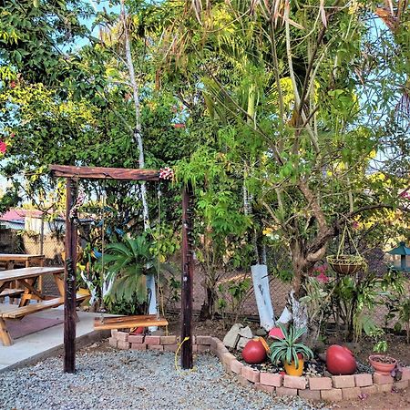 Hostal Dona Maria Pedasi Town ภายนอก รูปภาพ