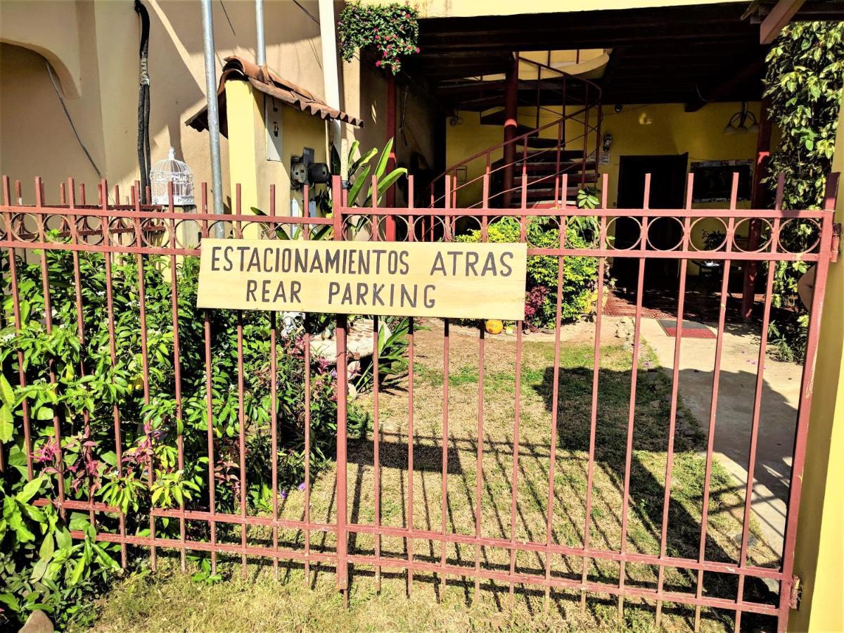 Hostal Dona Maria Pedasi Town ภายนอก รูปภาพ