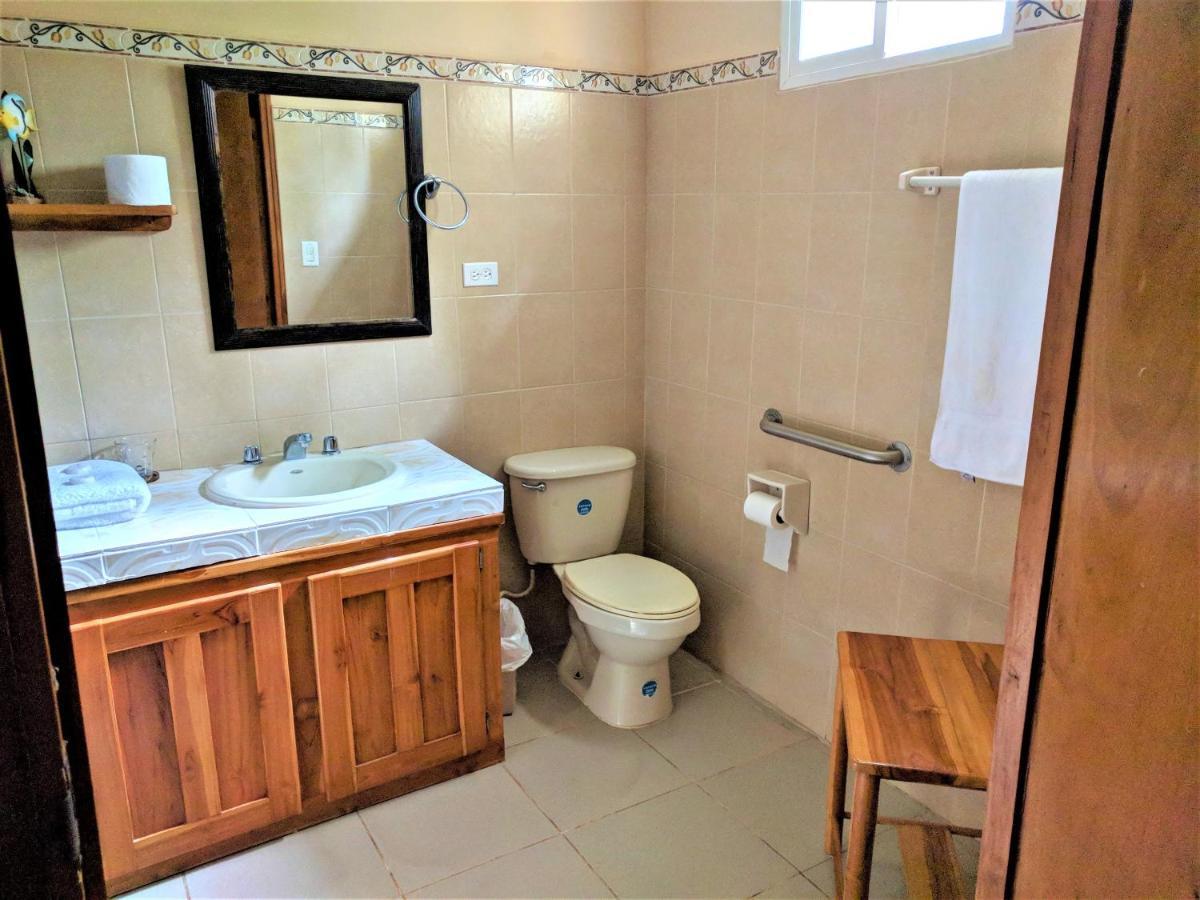 Hostal Dona Maria Pedasi Town ภายนอก รูปภาพ