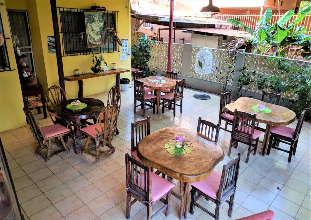 Hostal Dona Maria Pedasi Town ภายนอก รูปภาพ