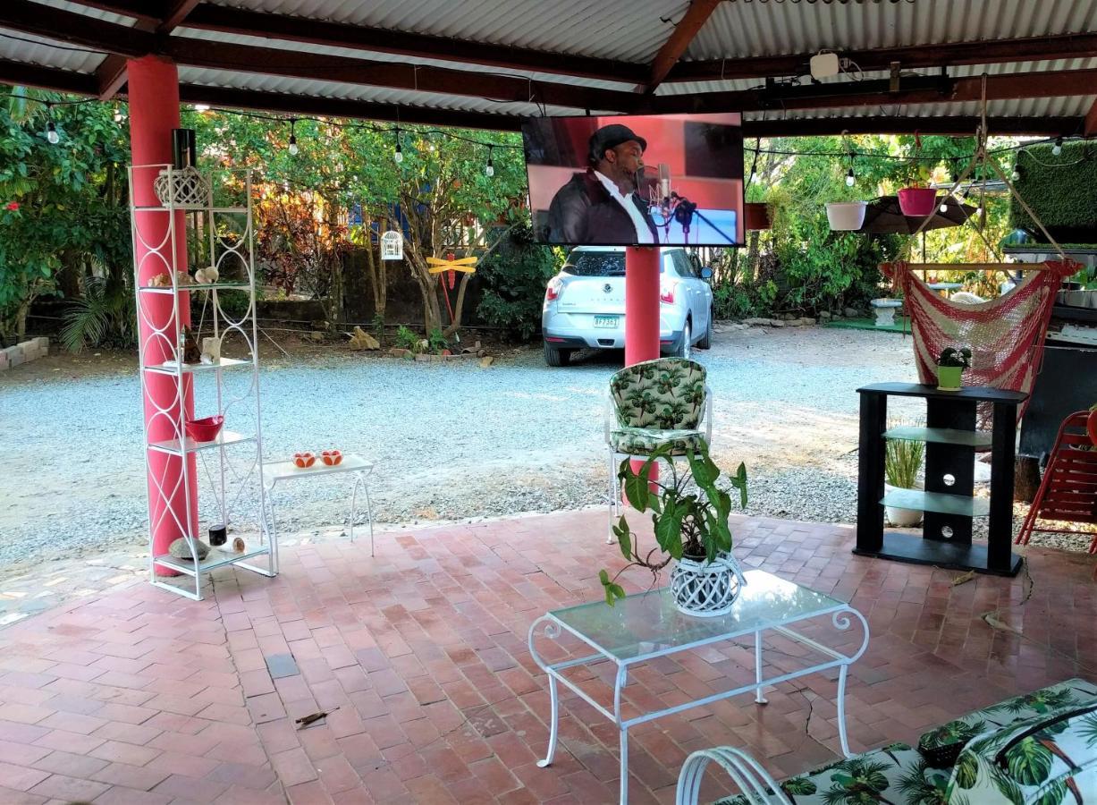 Hostal Dona Maria Pedasi Town ภายนอก รูปภาพ