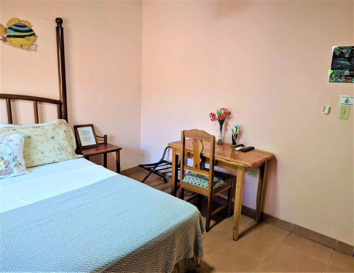 Hostal Dona Maria Pedasi Town ภายนอก รูปภาพ