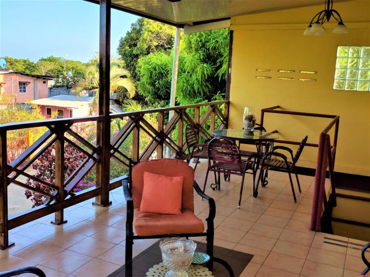 Hostal Dona Maria Pedasi Town ภายนอก รูปภาพ
