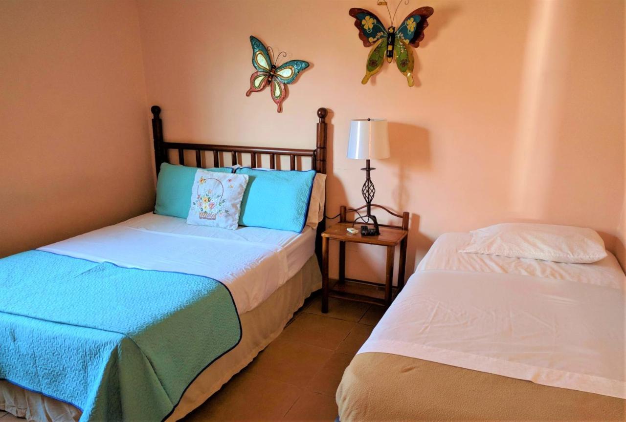 Hostal Dona Maria Pedasi Town ภายนอก รูปภาพ