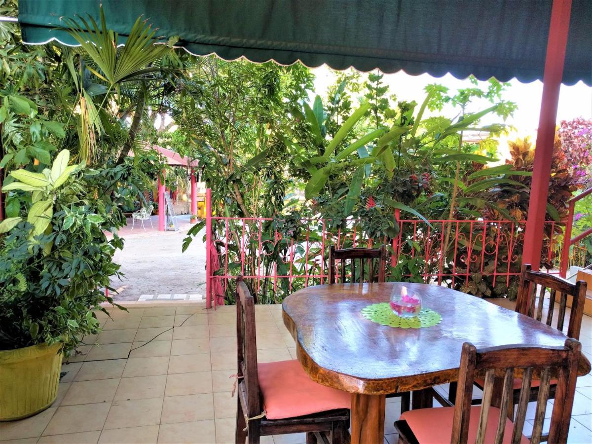 Hostal Dona Maria Pedasi Town ภายนอก รูปภาพ