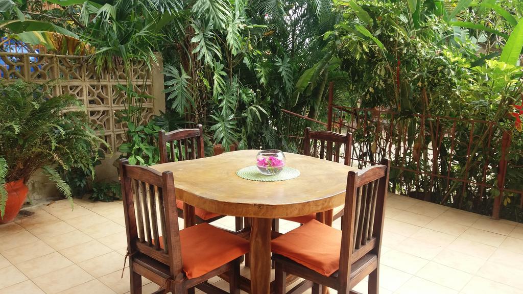 Hostal Dona Maria Pedasi Town ภายนอก รูปภาพ